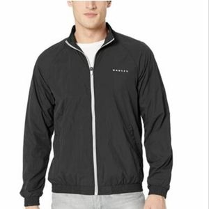 Oakley " legacy ellipse track jacket" size L, NWT, black with Oakley logo